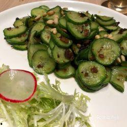 吃脆西湖瓜,脆西湖瓜，一口咬下，清凉满溢