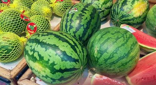 满满吃瓜版,揭秘娱乐圈幕后真相，带你领略明星们的真实生活