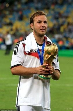 吃瓜足球集锦图片