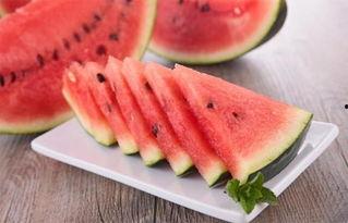 正在吃瓜的图片,揭秘网红吃瓜瞬间  第2张